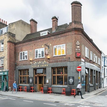 Publove @ The Rose & Crown London Ngoại thất bức ảnh