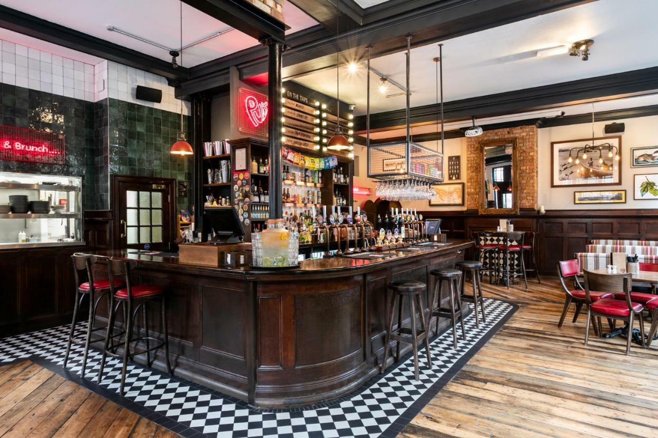 Publove @ The Rose & Crown London Ngoại thất bức ảnh